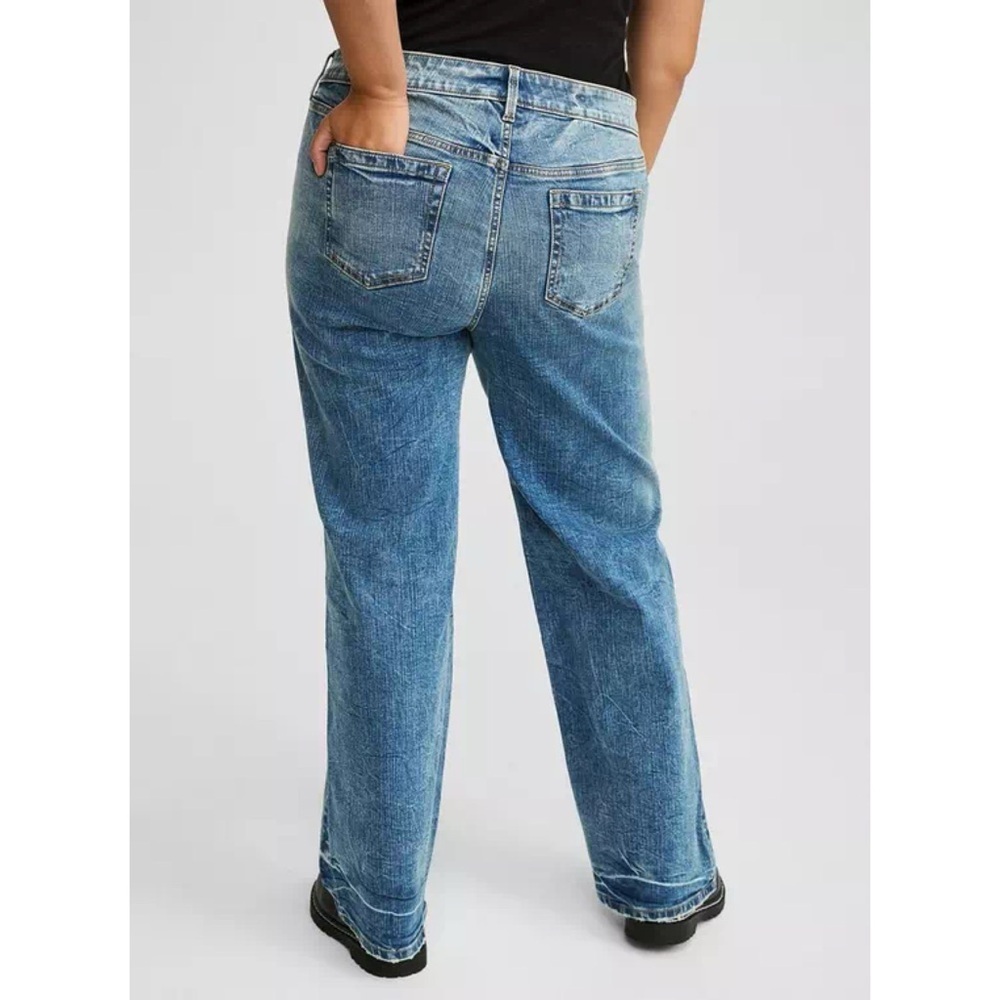 TORRID Ripped Wide Leg Jeans - Picture 2 of 7